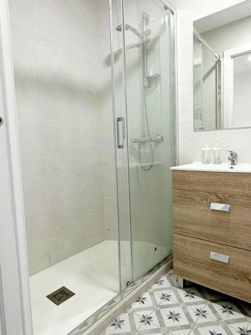 Apartamento De Diseno En Laredo Centro Eksteriør billede