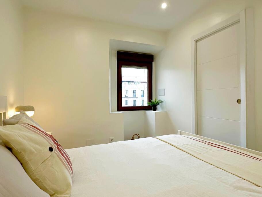 Apartamento De Diseno En Laredo Centro Eksteriør billede